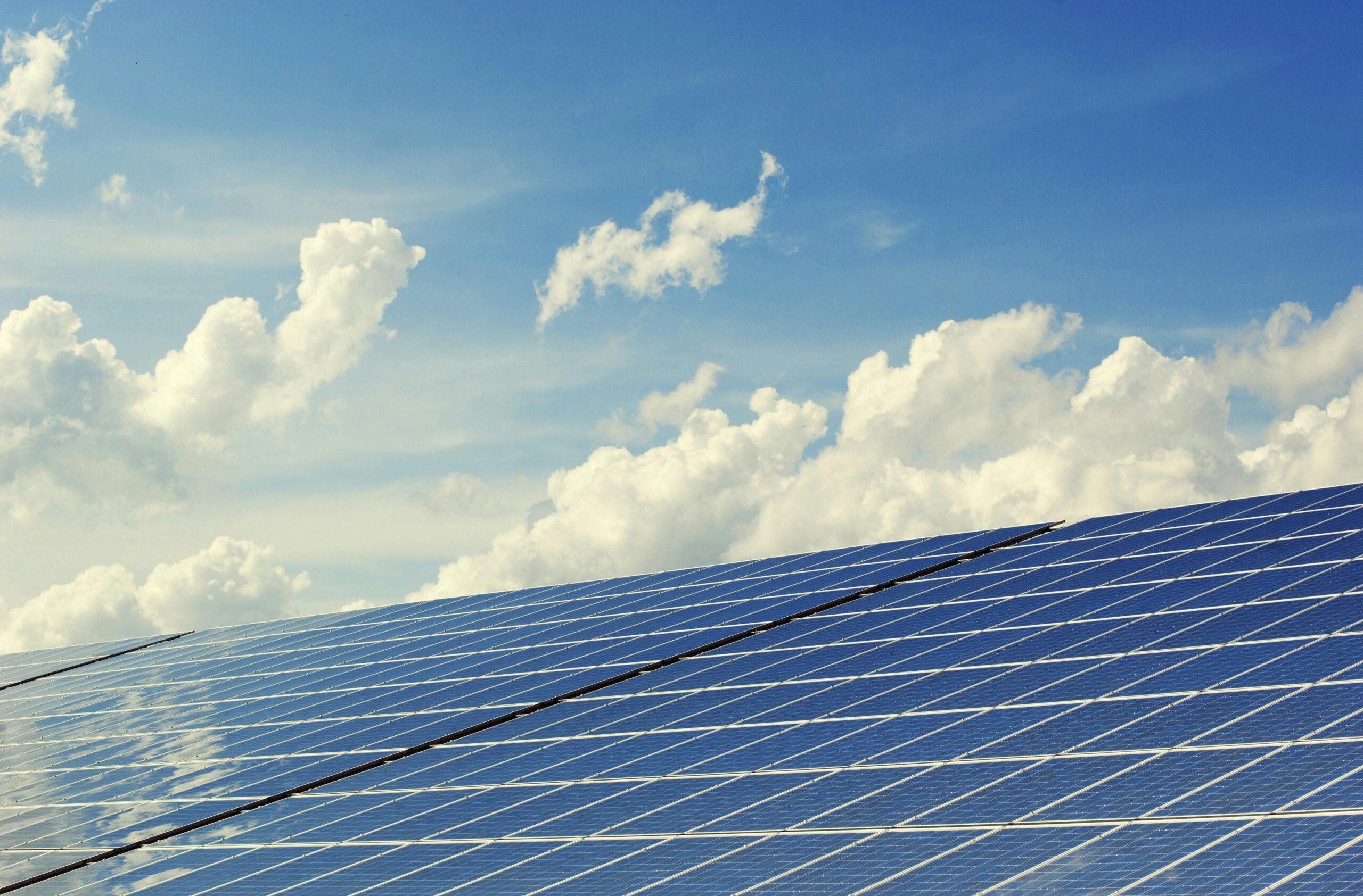 Top 10 Home Solar Power Benefits – Save & Sustain